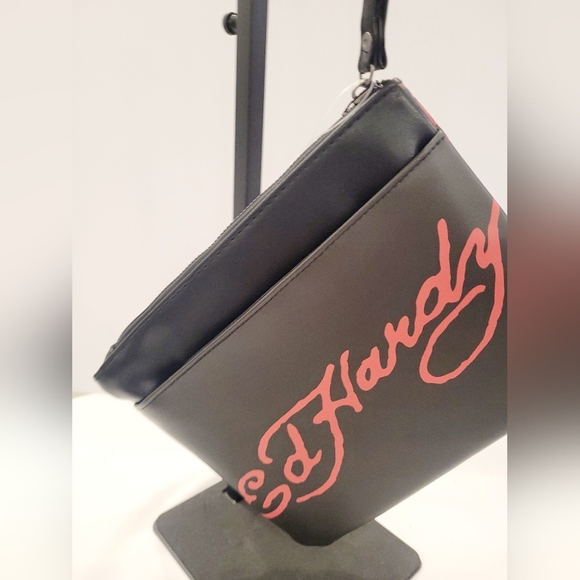 Ed Hardy Tumbler and Wrislet Budle - Picture 5 of 5